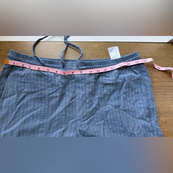 Banana Republic Women’s blue drawstring shorts size S - Picture 5 of 7